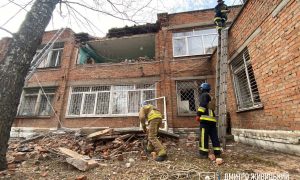 Оккупанты обстреляли больницу на Сумщине: погиб подросток