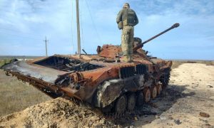 Оккупанты потеряли в Украине еще 350 военных