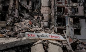 Российские террористы обстреляли гуманитарный пункт раздачи хлеба