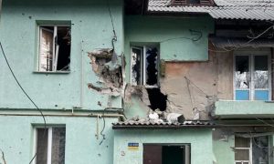 Рашисты нанесли удар по жилому дому в Курахово Донецкой области