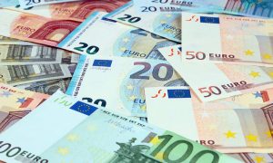 В 2023 году рост экономики лишь 0,3%: Еврокомиссия пересмотрела прогноз ВВП еврозоны