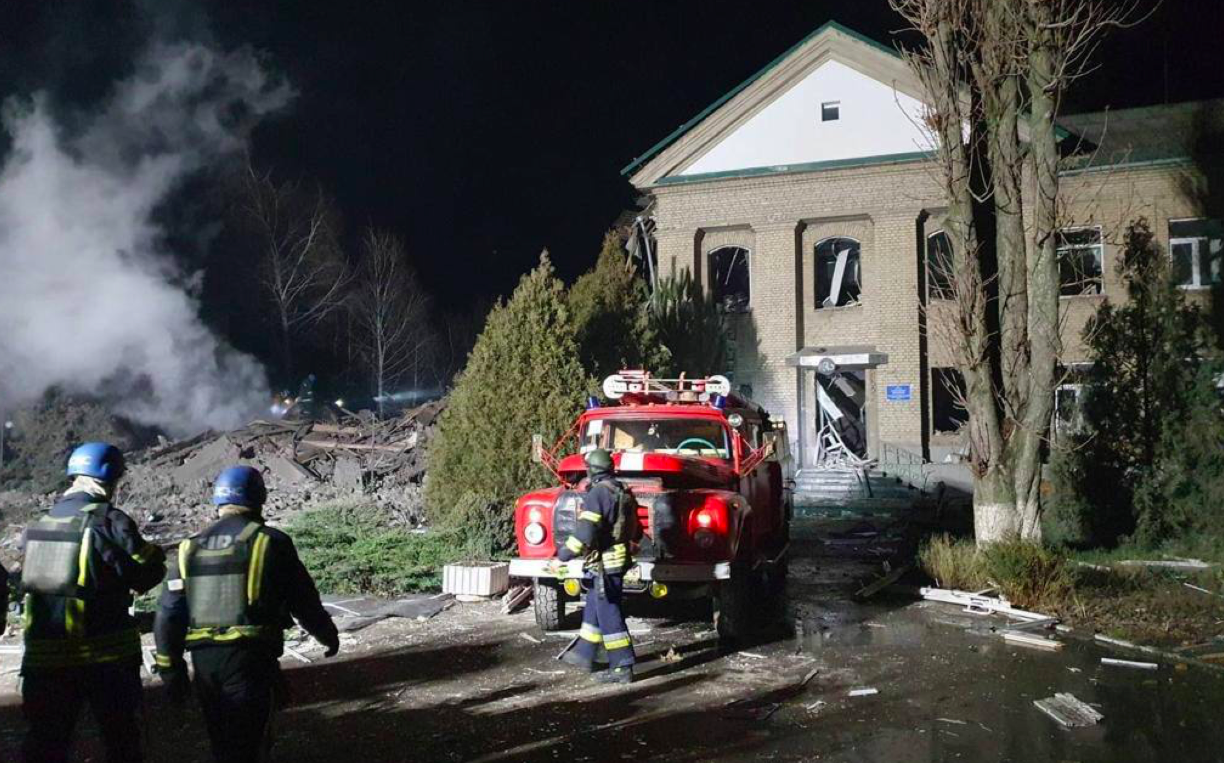 Погибшему мальчику было 2 дня: оккупанты ударили по роддому в Вольнянске