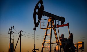 Цены на нефть упали: протесты в Китае вызывают беспокойство относительно спроса