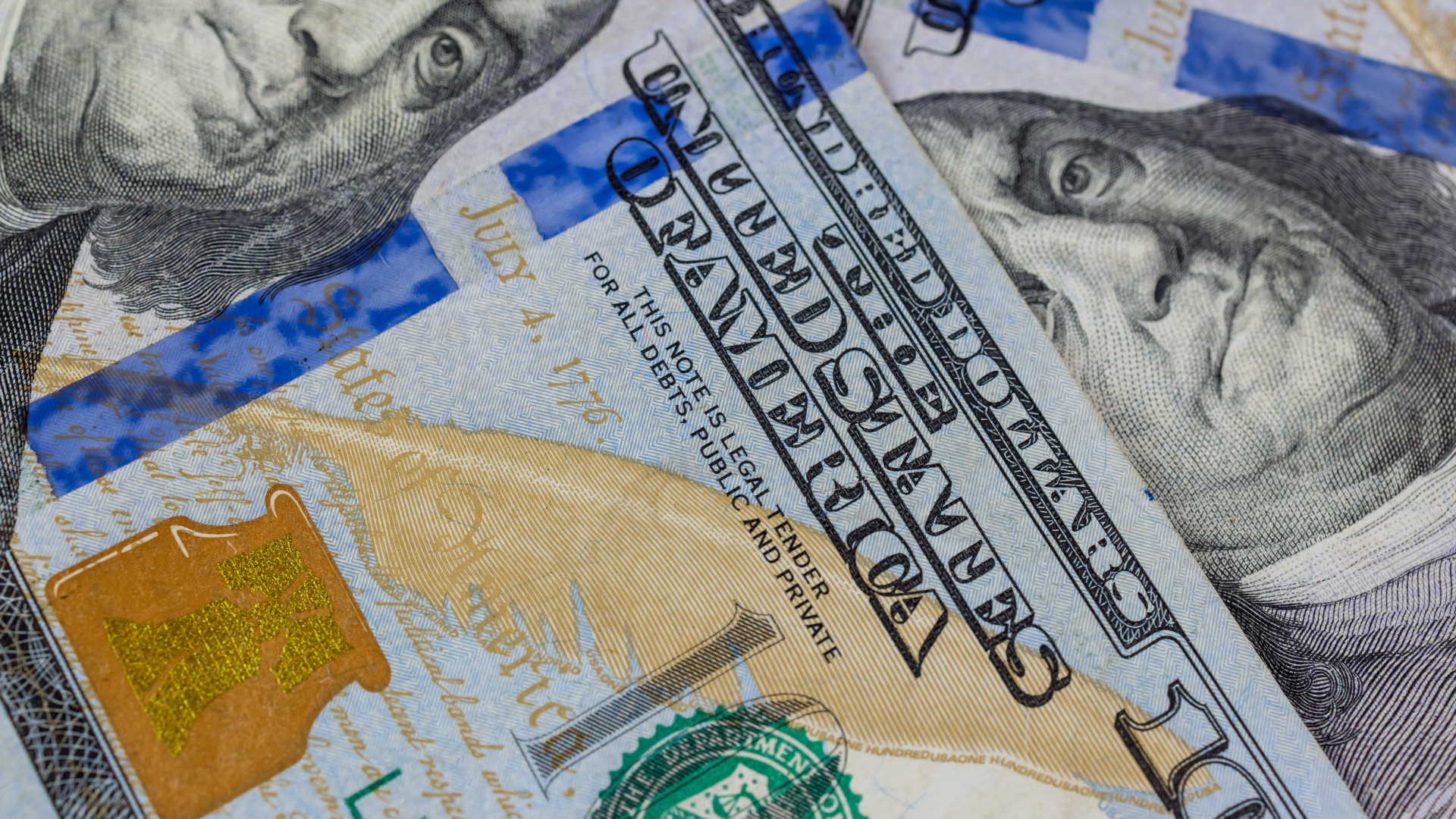 Нацбанк разоряет резервы: за неделю на межбанк выбросили $408,5 млн