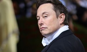 Занимает лишнее место на экране. Twitter уберет одну из функций