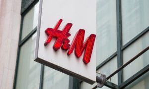 Hennes and Mauritz закрыл более половины магазинов на россии – что будет с остальными