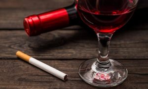 Госстат подсчитал, как выросли цены на алкоголь и сигареты