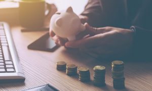 Почти на миллион: с начала года долги украинцев выросли – причины