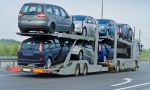 Імпорт автомобілів в Україну суттєво скоротився: названо причину