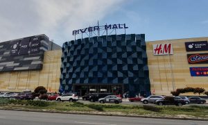 Инфографика: в Украине возобновили работу около 90% торговых центров