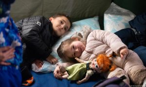 Почти каждый ребенок в Украине лишен постоянного света и тепла - ЮНИСЕФ