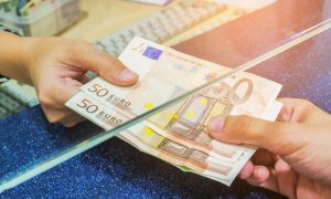 Обмен гривны на евро завершается в Нидерландах, Бельгии и Латвии – предупреждение Нацбанка