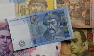 В Украине со следующего года выводят из обращения банкноты 5, 10, 20 и 100 гривен