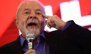 Президент Бразилии хочет посадить за стол переговоров Украину и россию