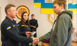 В ГСЧС отметили старшеклассников за мужественные действия в первые минуты после трагедии в Броварах