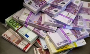 Еврокомиссия планирует выплачивать Украине по 4,5 млрд евро ежеквартально