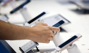 Обвал мирового рынка: продажи смартфонов подверглись рекордному падению