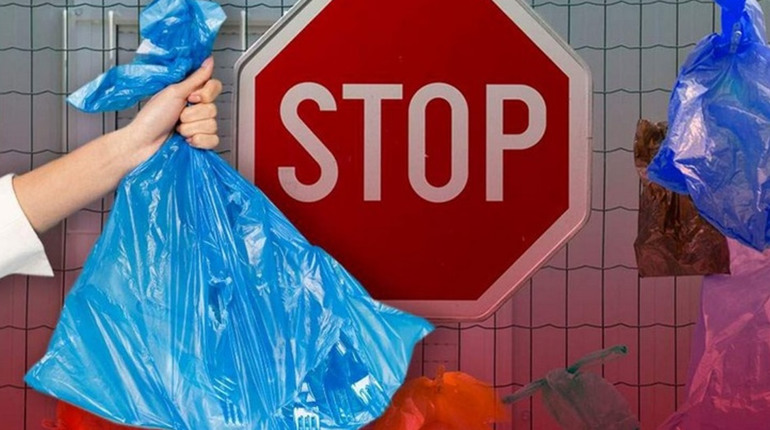 Ограничения на пластиковые пакеты: за год украинцы снизили их использование на 40-90%