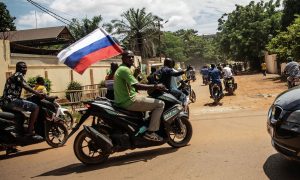 США пытаются усилить связи со странами Африки, чтобы уменьшить влияние Китая и рф в регионе — Bloomberg