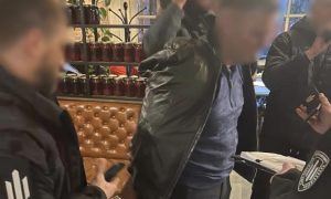 Правоохранители разоблачили очередного таможенника-взяточника