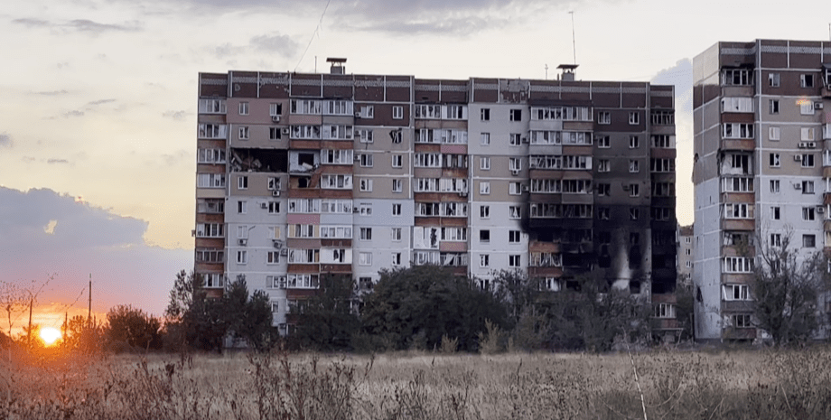 Помогла собака. Полицейские под плотным огнем рф эвакуировали семью из Угледара (видео)