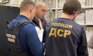 Чиновників Одеського порту викрили на хабарях 