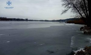 В Житомирской области беременная женщина провалилась под лед: подробности  