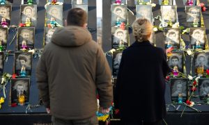 Зеленский почтил память героев Небесной сотни