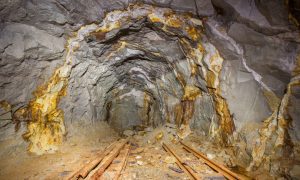 Крупнейший в мире золотодобытчик хочет купить австралийского конкурента за $17 млрд