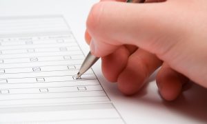 Украинцы считают виновными в военных преступлениях всех жителей россии: опрос