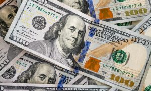 Валютный рынок: Нацбанк выбросил из резервов на межбанк свыше $660 млн за неделю