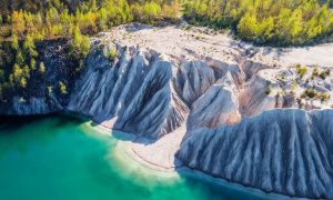 Впервые с 2019 года: Фонд госимущества выставил на приватизацию карьер