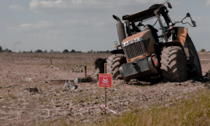 Заміновані понад 1 мільйон гектарів сільгоспземель Харківщини і Херсонщини – як сіятимуть