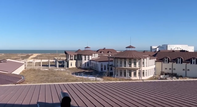 «Урядовим кварталом» на окупованій Херсонщині виявився недобудований санаторій - Хлань