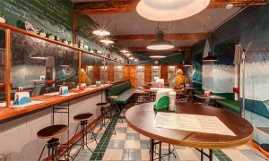 «Обслуживать на украинском здесь никого не будут»: в Одессе владелец кафе выгнал посетительницу из-за языка