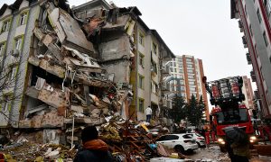 В Турции создали комиссию для расследования последствий землетрясений