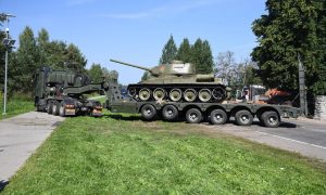 Власти Эстонии готовятся к принудительному отчуждению у Нарвы участка, на котором стоял советский танк