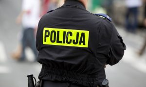 У Варшаві екоактивісти приклеїли себе до штаб-квартири партії влади