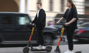 У Фінляндії зібрались посилити правила для користувачів електросамокатів