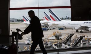 В двух важных аэропортах Франции отменят 20% рейсов на следующие дни из-за забастовки