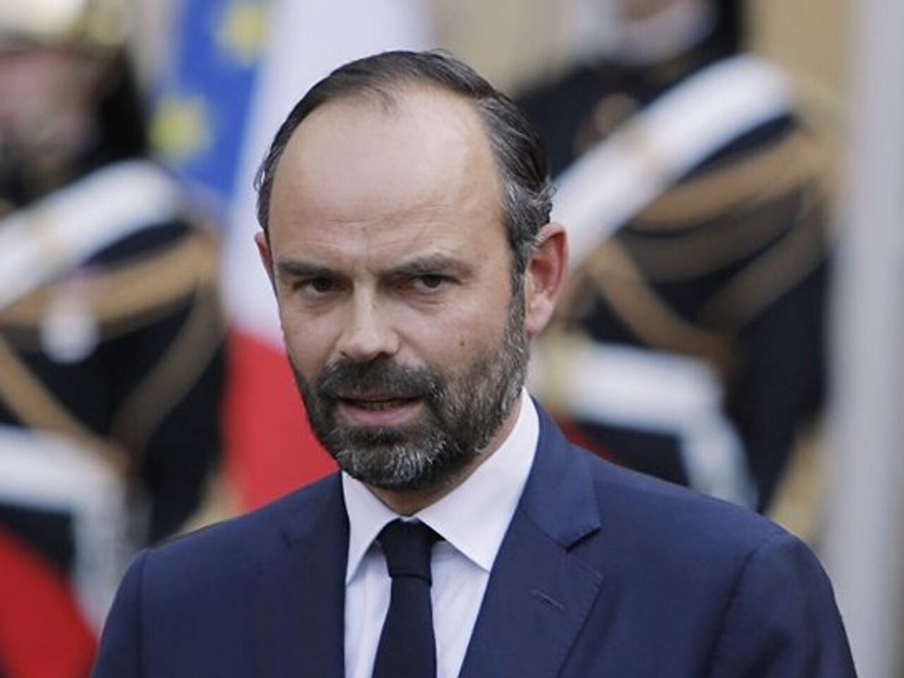 Бывший премьер Франции получил письмо с угрозами и неизвестным белым порошком