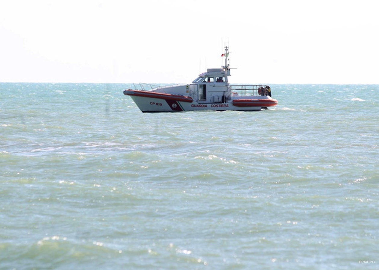 Береговая охрана Италии задержала спасательное судно, финансируемое Бенкси