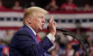 Трамп снова оскандалился из-за странного заявления о путине