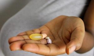 У Польщі активістку засудили за допомогу жертві насильства в отриманні таблеток для аборту