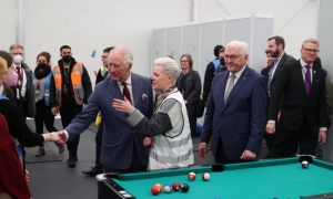 Британский король посетил украинских беженцев в Берлине