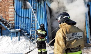 Видео: на россии горела трансформаторная будка и склад целлюлозы