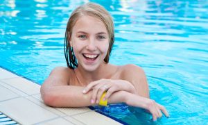 У Берліні жінкам дозволили купатися топлес у міських басейнах