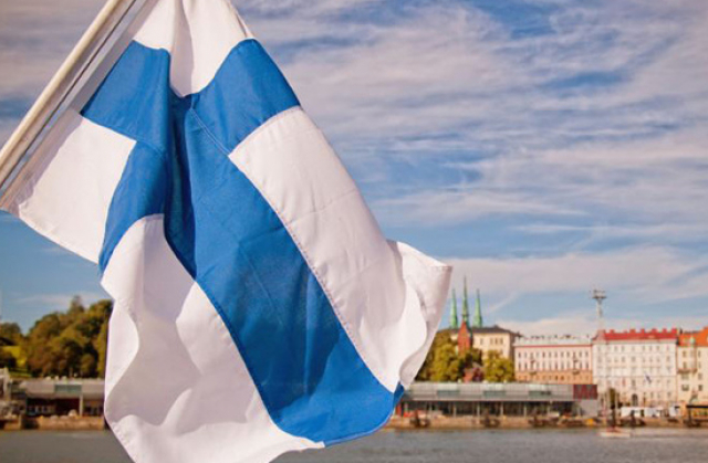 Правая оппозиция Финляндии лидирует в опросе за неделю до выборов