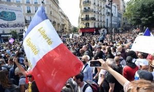 Во Франции - очередной раунд национальных протестов и забастовок из-за пенсионной реформы