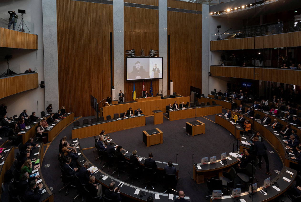 Австрійські парламентарі засудили бойкот виступу Зеленського «друзями путіна»